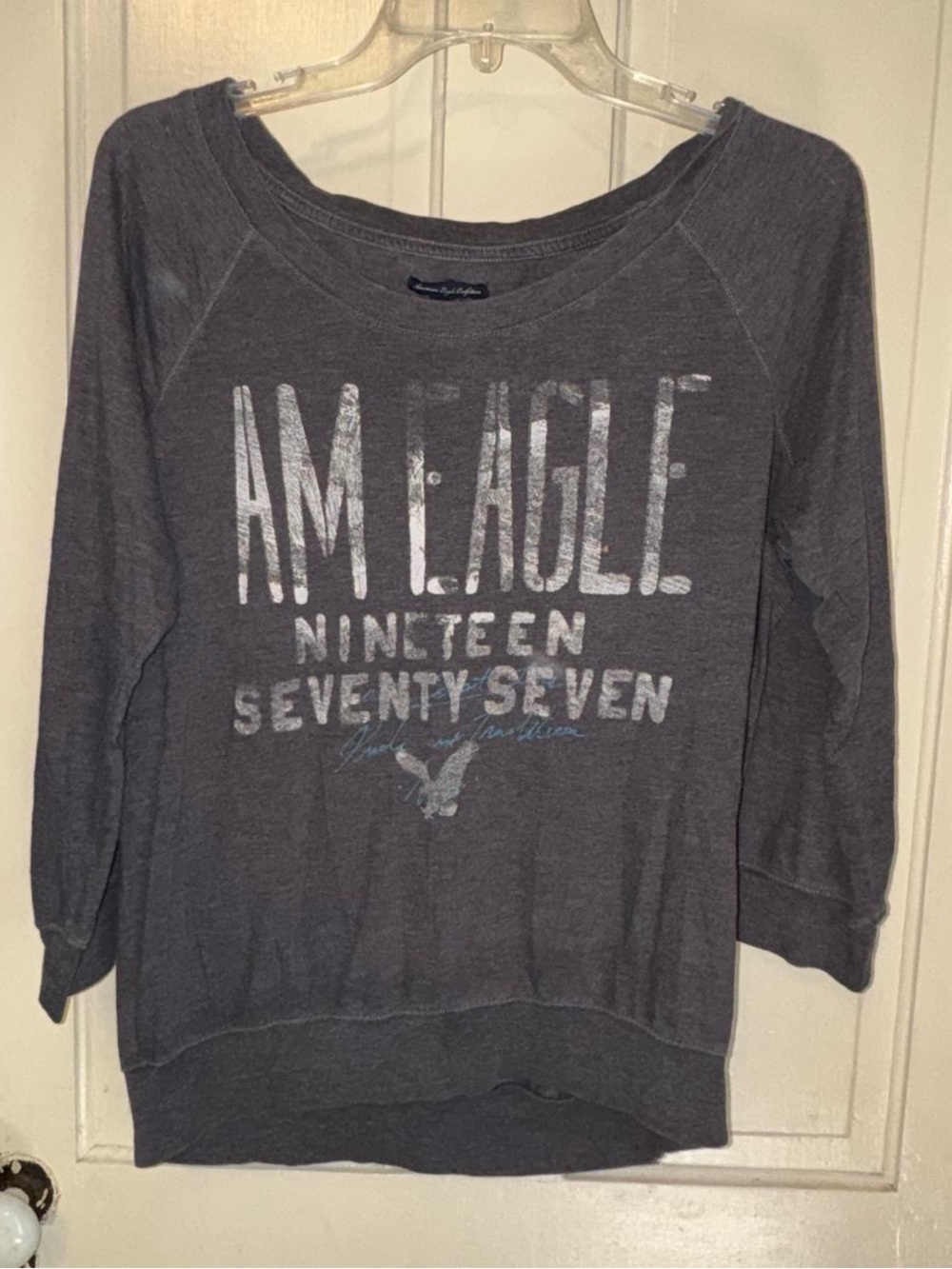 AMERICAN EAGLE Gray Graphic Long Sleeve Top